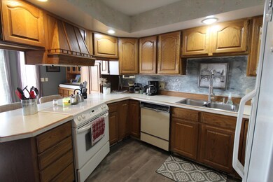 Kitchen alternate view