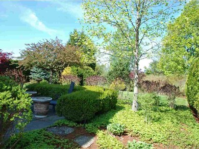 579 Golf Course Rd, South Burlington, VT 05403 - photo 3