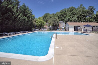 3020 Winter Pine Ct, Fairfax, VA 22031 - photo 2