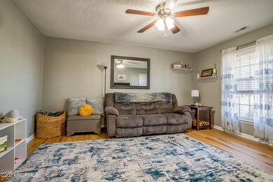 507 W Springhill Terrace, Jacksonville, NC 28546 - photo 5