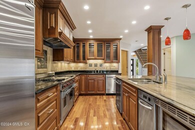 145r Shore Rd, Old Greenwich, CT 06870 - photo 5