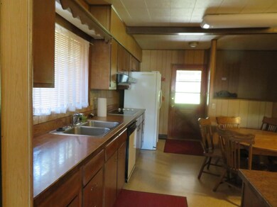 1843 Oregon Ave, Klamath Falls, OR 97601 - photo 4