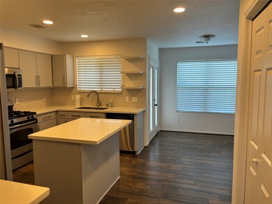 7934 Woodland Pine Dr, Houston, TX 77040 - photo 2