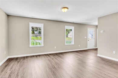 889 Berg St, Asheboro, NC 27203 - photo 7