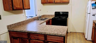 4003 Woodhaven Ln, Bowie, MD 20715 - photo 2