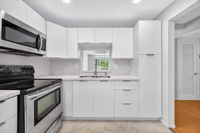 1000 NE 12th Ave unit 304, Hallandale Beach, FL 33009 - photo 2