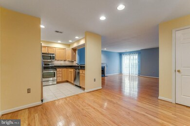 306A Locust St SE unit 12, Vienna, VA 22180 - photo 5
