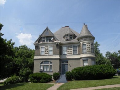 319 E Beau Street