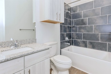Secondary bathroom with tub/shower combo