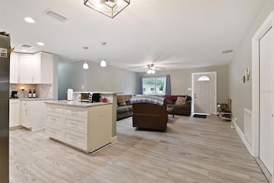 2199 Nolan Dr, Largo, FL 33770 - photo 3