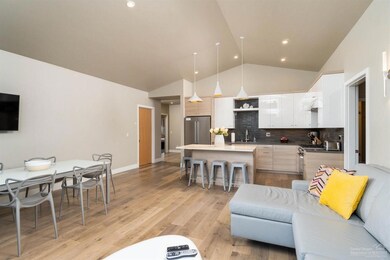 19220 Gateway Loop, Bend, OR 97702 - photo 5