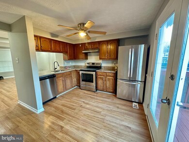 949 N Angel Valley Ct, Edgewood, MD 21040 - photo 3