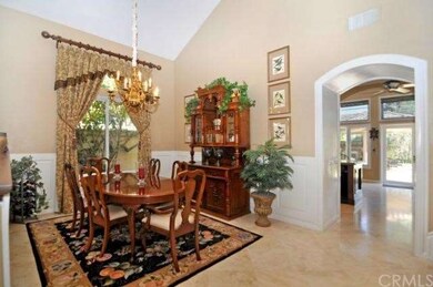 Lovely Dining Room, Volume Ceilings, Beautiful Tra