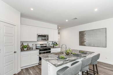 1017 Great Barracuda Ln, Alvin, TX 77511 - photo 4