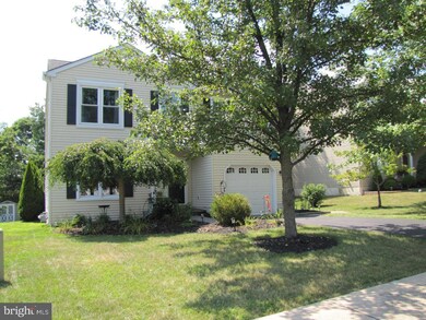 135 Hedgerow Dr, Souderton, PA 18964 - photo 2