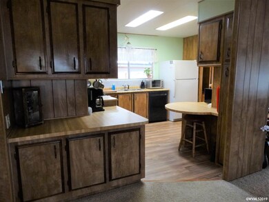 450 SE Lacreole Dr unit 130, Dallas, OR 97338 - photo 6