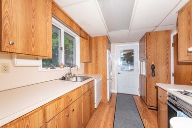 70 Raycroft St, Quincy, MA 02169 - photo 7