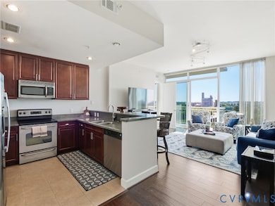 Vistas on the James unit U806, Richmond, VA 23219 - photo 4