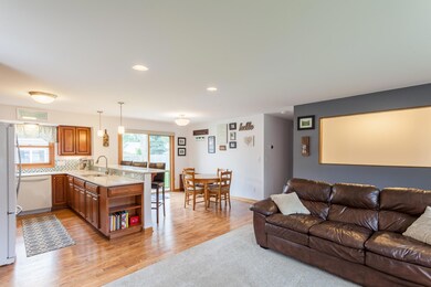 2253 Fallcreek Ct, Grand Forks, ND 58201 - photo 3