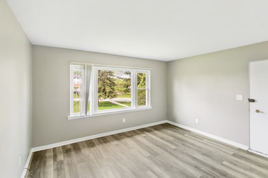 unlisted-address, Aurora, IL 60505 - photo 4