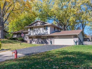 3032 Independence Cir N, New Hope, MN 55427 - photo 2