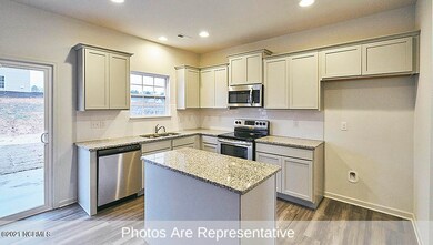 Pinehurst_Gray_Cabinets06