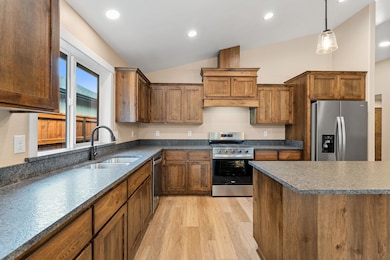 1025 River Mist Ln, Grants Pass, OR 97527 - photo 7