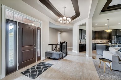 Another view of the foyer with a better view of th