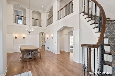 8-web-or-mls-1100 Skyvale-8
