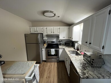 22 Cos Cob Ave unit B, Cos Cob, CT 06807 - photo 3