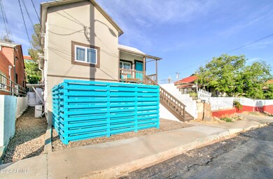 263 S Sutherland St-2