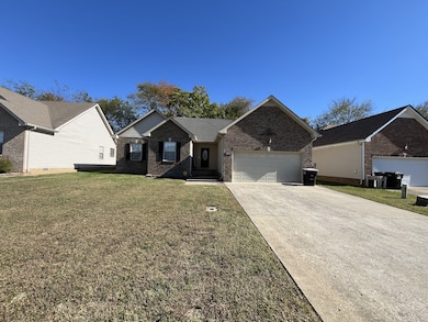 2545 Centerstone Cir, Clarksville, TN 37040 - photo 2