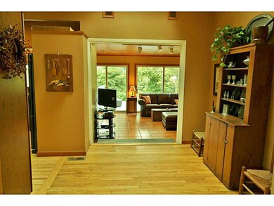 66 Greenwood Dr, Wakefield, RI 02879 - photo 3