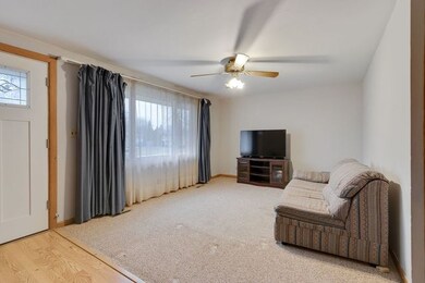 207 Granada Rd, Carpentersville, IL 60110 - photo 4