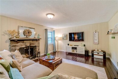 Nicely sized living room is the perfect spot for f