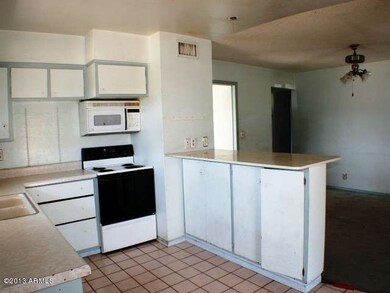 023-325667 - Kitchen Alternate View 2
