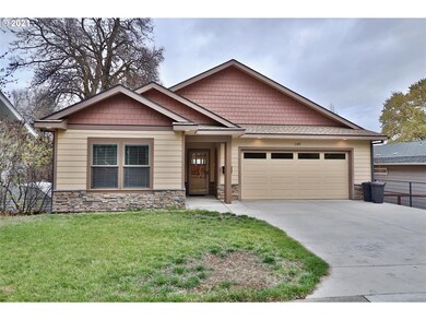 405 W 12th St, the Dalles, OR 97058 - photo 2