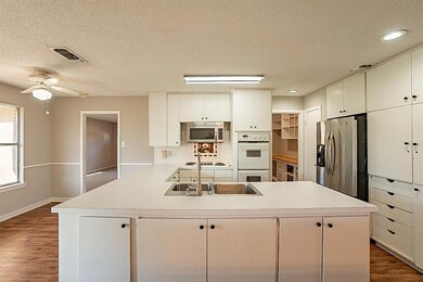 102 Golf View Cir, Weatherford, TX 76086 - photo 2