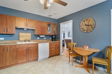 3704 Meadow Dr, Rolling Meadows, IL 60008 - photo 5