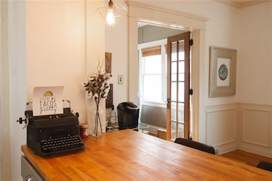 2039 4th Ave SE, Cedar Rapids, IA 52403 - photo 5