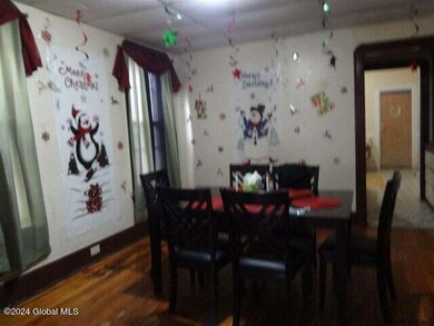 907 Delamont Ave, Schenectady, NY 12307 - photo 2