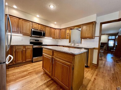 3347 SW Mcclure Ct, Topeka, KS 66614 - photo 7