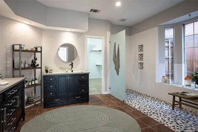 Master bath, this photo is virtualy stage.