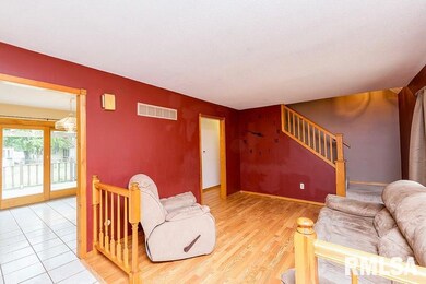 2333 W 60th St, Davenport, IA 52806 - photo 4