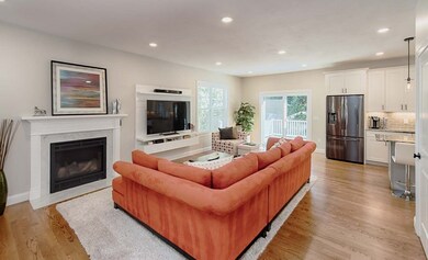 5 Hillside Ave, Southborough, MA 01772 - photo 5