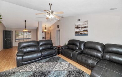 3153 E Leonora St-large-003-003-3153 E L