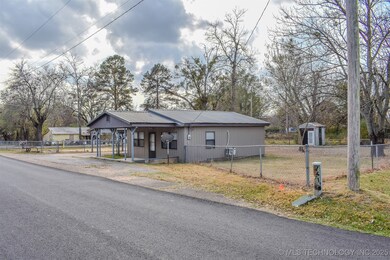 406 SE I St, Antlers, OK 74523 - photo 3