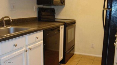 1620 E Cambridge Ave unit 11, Phoenix, AZ 85006 - photo 2