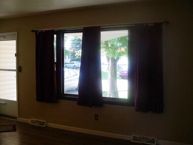 812 Sunny Acres Dr, Princeton, IL 61356 - photo 2