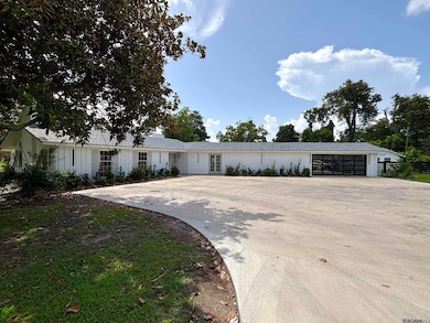 1406 False River Dr, New Roads, LA 70760 - photo 2